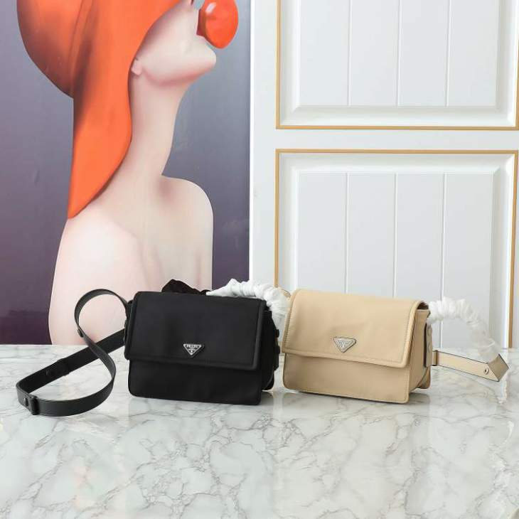 Picture of Prada Handbags _SKUfw185998884fw